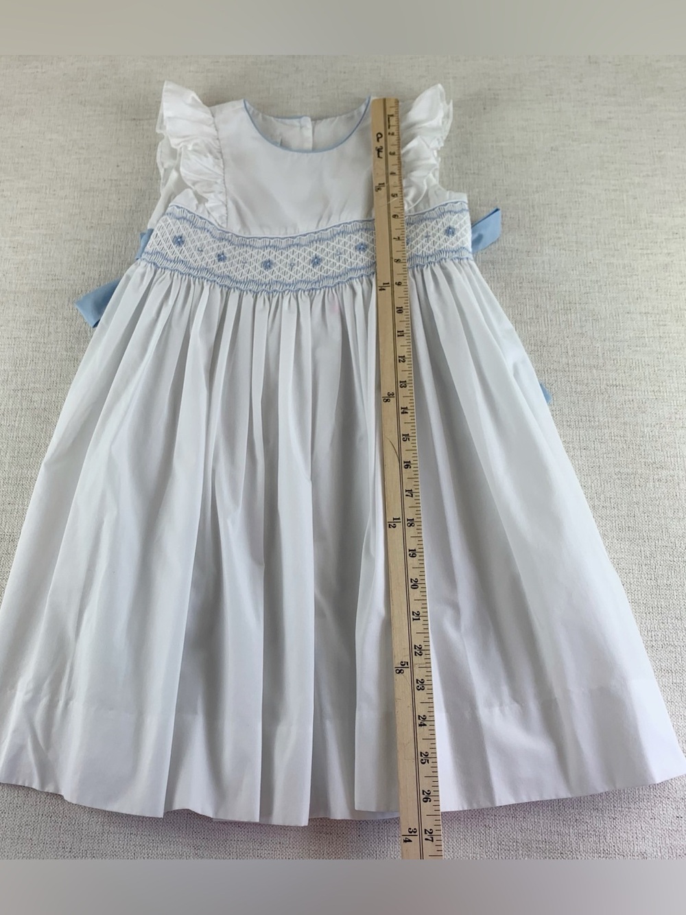 Edgehill Collection girl's 6T smocked dress flutter sleeves in white blue